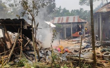 আদিতমারীতে শিশুর মরদেহ উদ্ধার, পুলিশ-জনতা ব্যাপক সংঘর্ষ