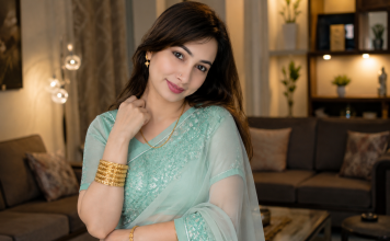 ভরিতে সোনার দাম কমলো ৪ হাজার ৩৭৪ টাকা