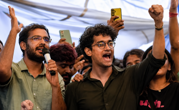 প্রতিশ্রুতি ভঙ্গের অভিযোগে ফের আন্দোলনের হুঁশিয়ারি সিজেপির ভারতে প্রশ্নফাঁসবিরোধী আন্দোলনে অংশ নেওয়া শিক্ষার্থীদের বিক্ষোভ