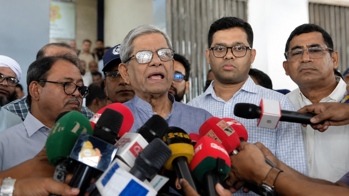 ঠাকুরগাঁওয়ে মাদকবিরোধী জনসচেতনতামূলক সভায় বক্তব্য দিচ্ছেন মির্জা ফখরুল ইসলাম আলমগীর