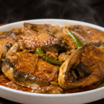 বরিশালের ঐতিহ্যবাহী হাতে মাখা ইলিশ ভুনা, জেনে নিন সহজ রেসিপি
