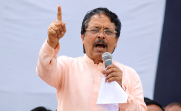 ভারতে গোমূত্র পান করিয়ে নির্যাতন! সাবেক এমপি’র পরিবারের বিরুদ্ধে মামলা